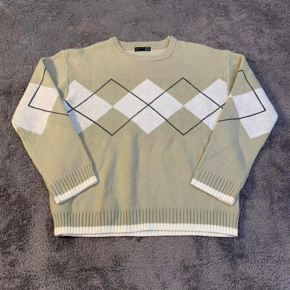 Classy Beige and Cream Dazy Knit Sweater with diamond pattern‎